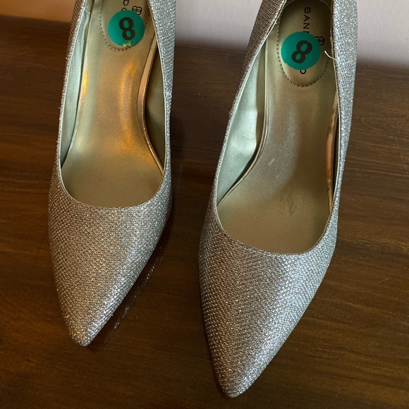 Bandolino Silver Sparkly Heels - Picture 2 of 3